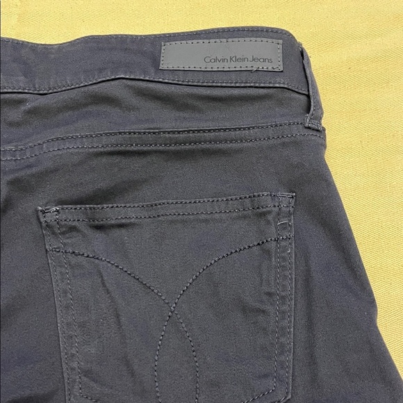 Calvin Klein Women's Dark Gray Straight Leg Jeans size 6 - Picture 4 of 9